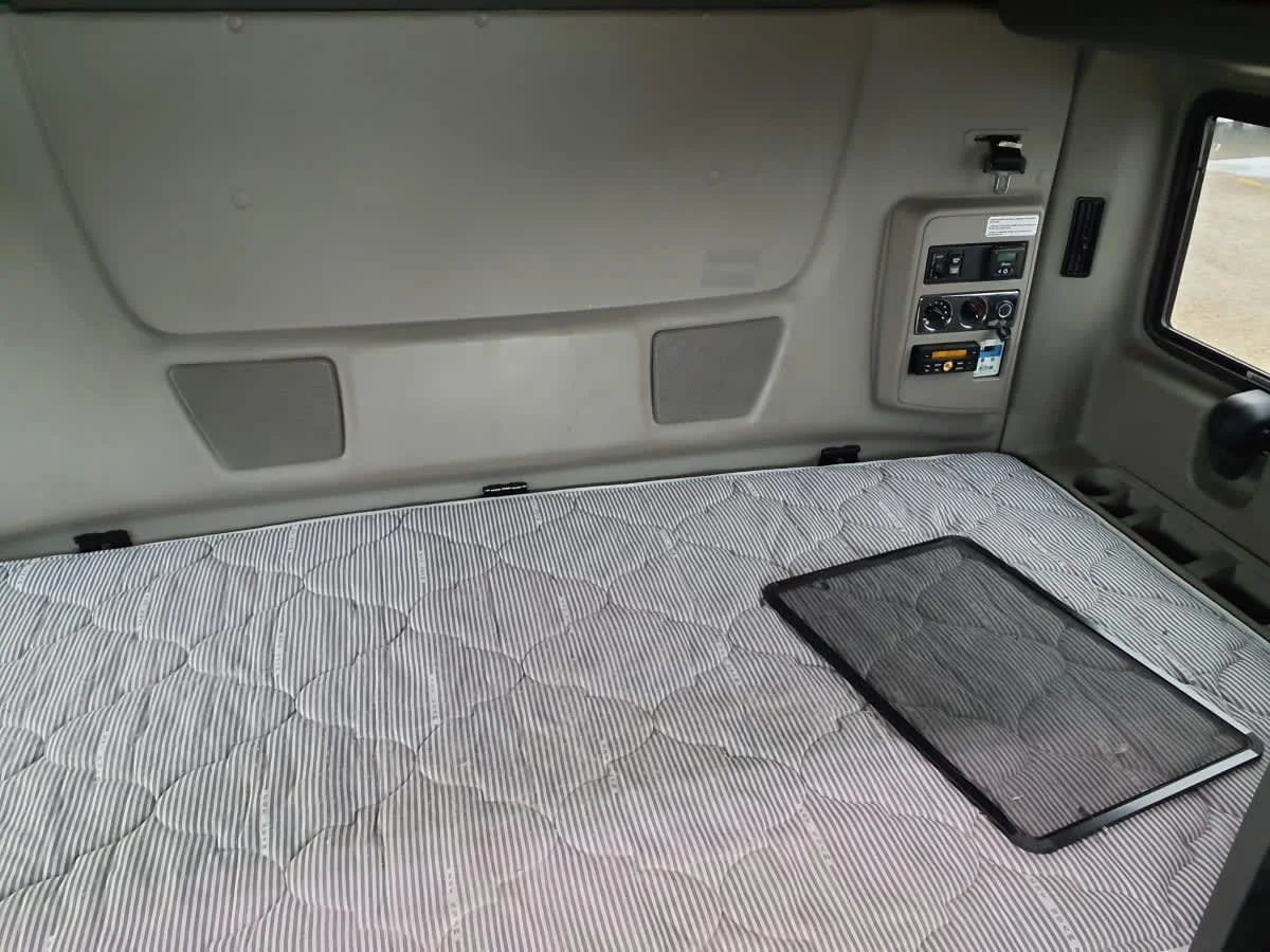 2020 International LT in Wayland, MI — photo 8