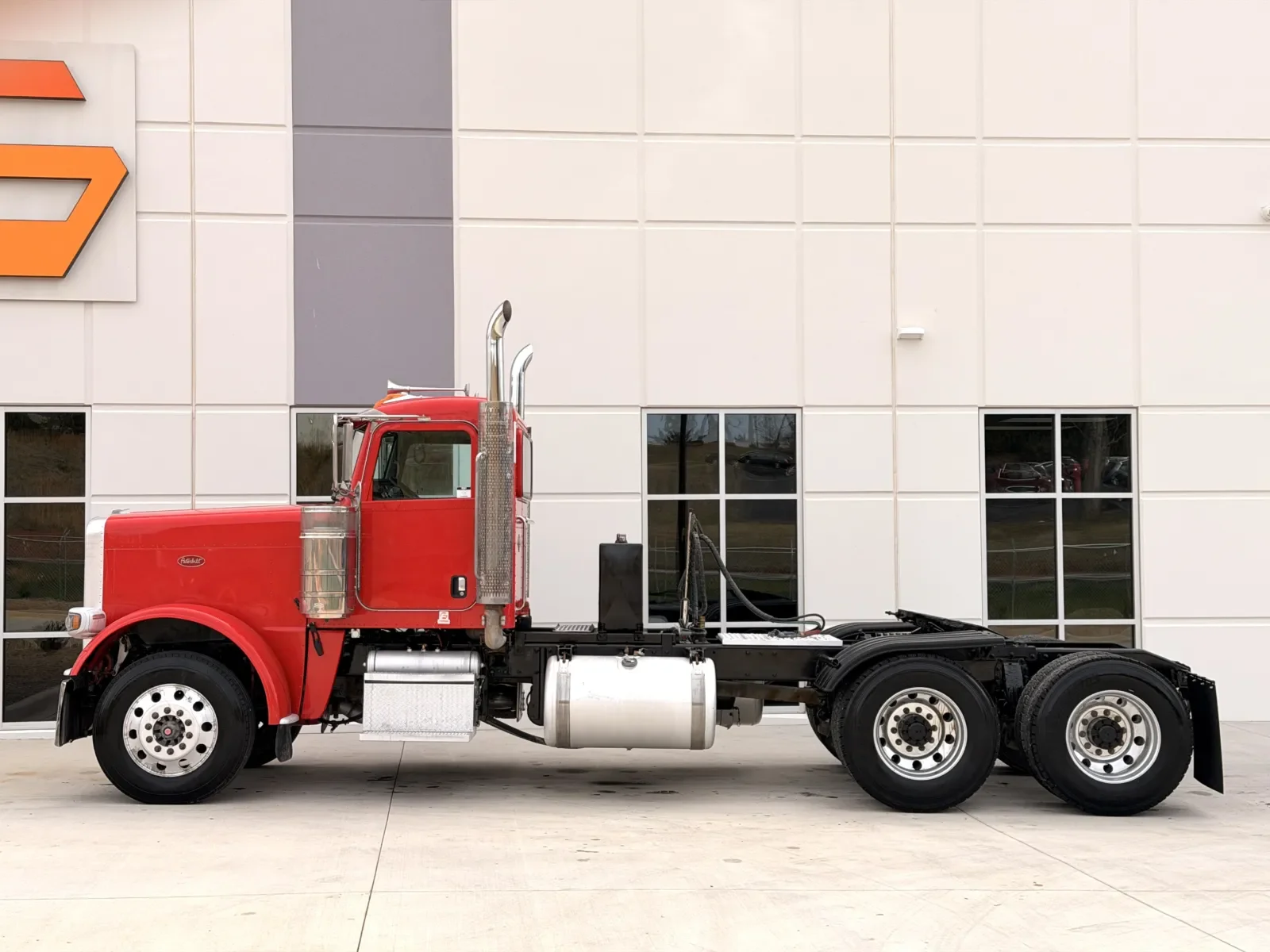 2017 Peterbilt 389 in Greer, SC — photo 4