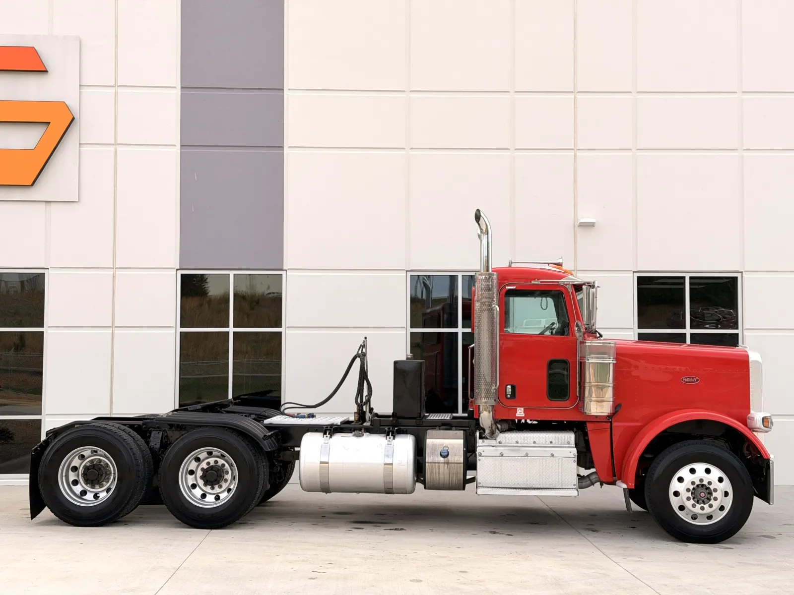 2017 Peterbilt 389 in Greer, SC — photo 3