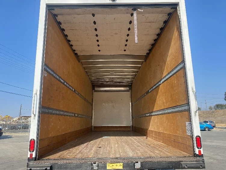 2022 International MV - image 8