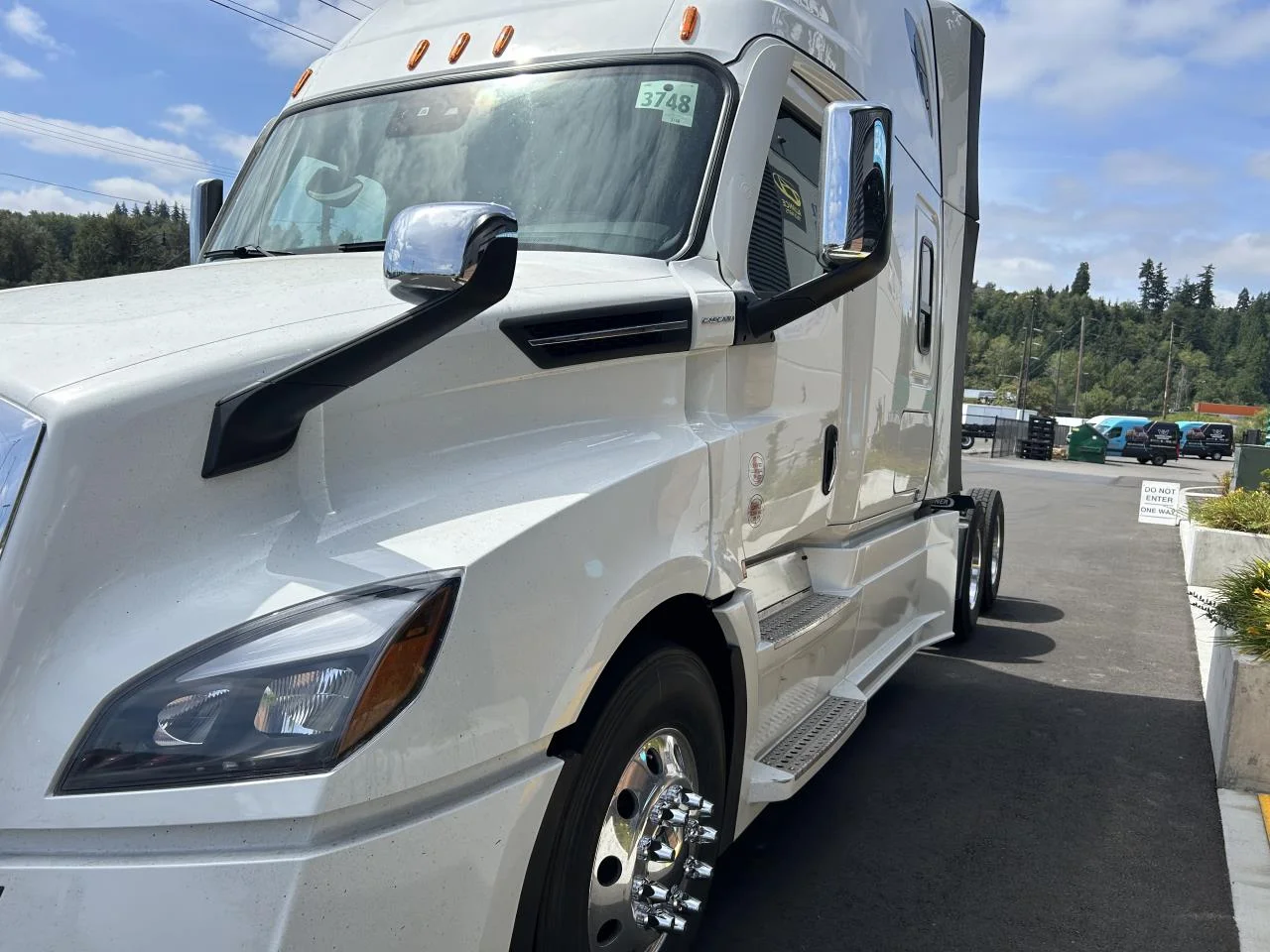 2027 Freightliner Cascadia in Pacific, WA — photo 3