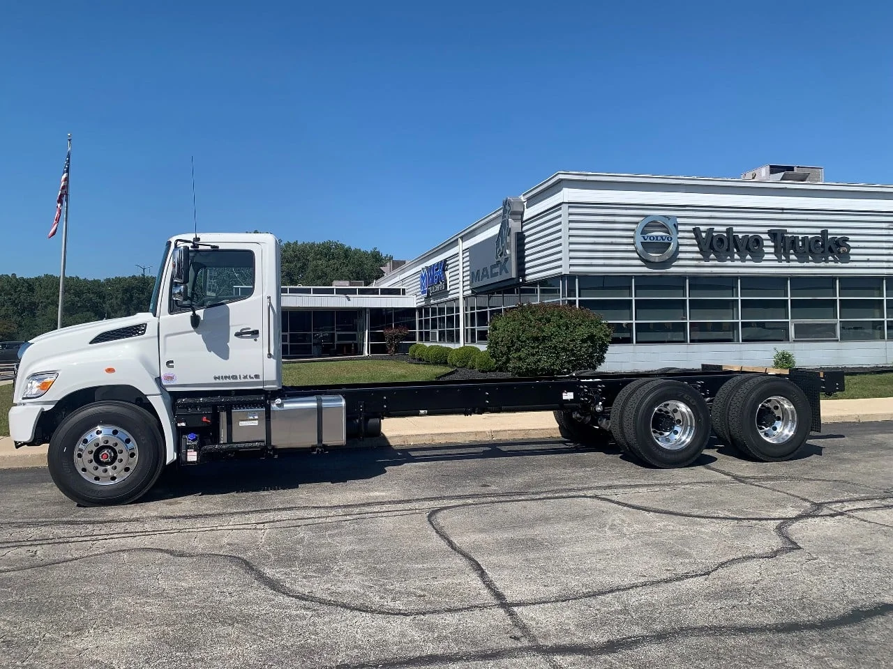 2026 Hino XL8 in Summit, IL — photo 4