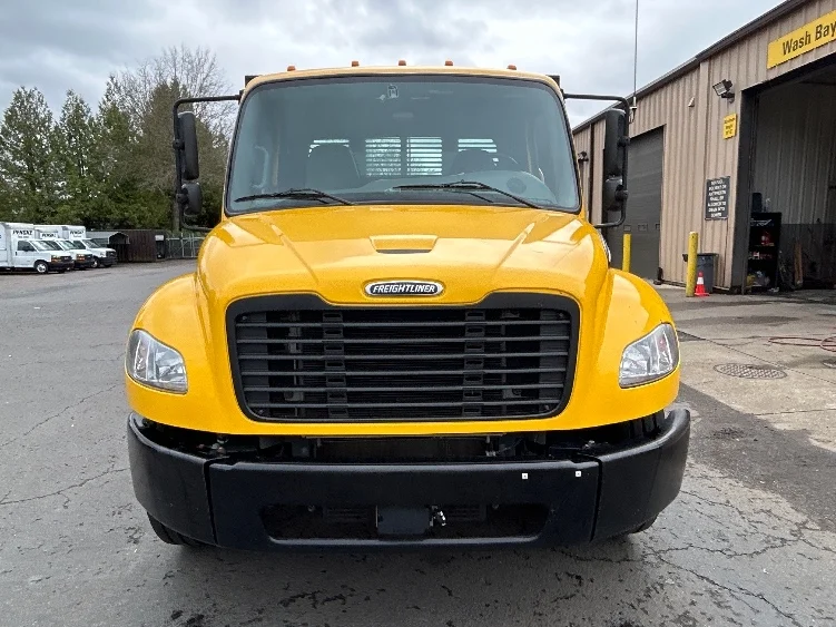 2022 Freightliner M2 106 - image 2