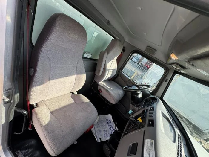 2020 Peterbilt 337 - image 27