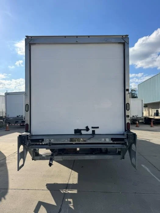 2020 Peterbilt 337 - image 7