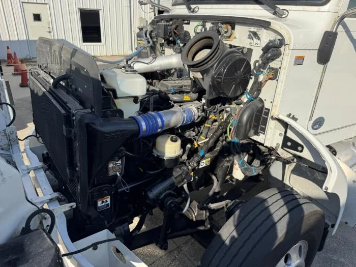 2020 Peterbilt 337 - image 13