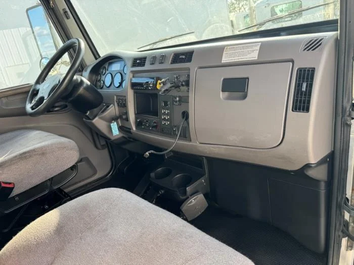 2020 Peterbilt 337 - image 28