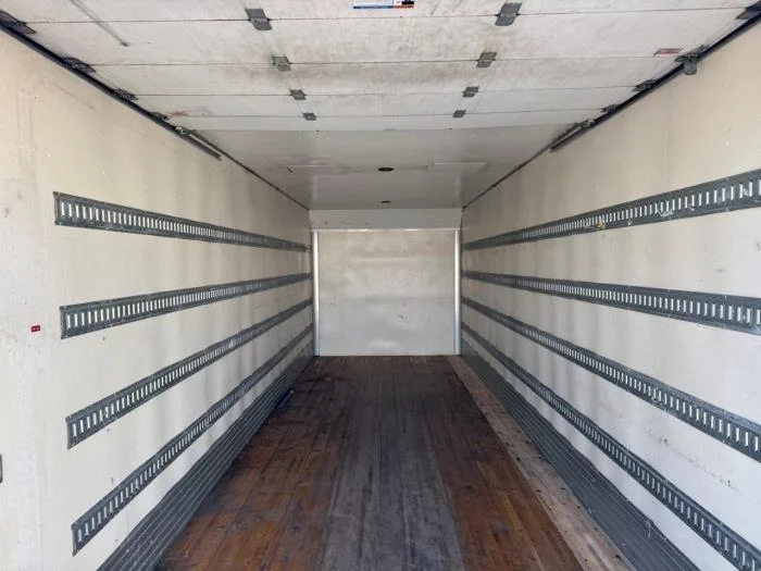 2020 Peterbilt 337 - image 10