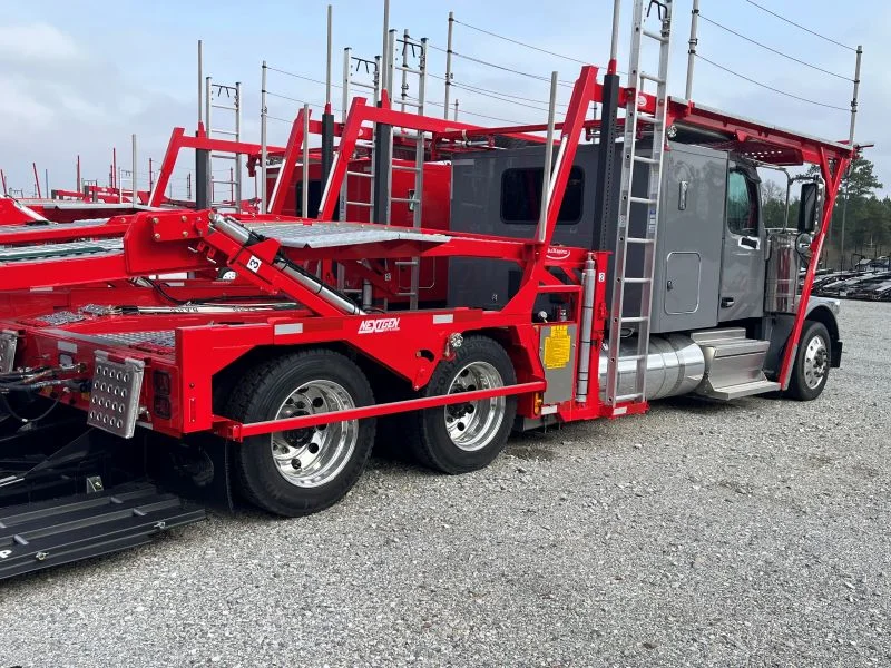 2025 Peterbilt 589 in Duncan, SC — photo 3