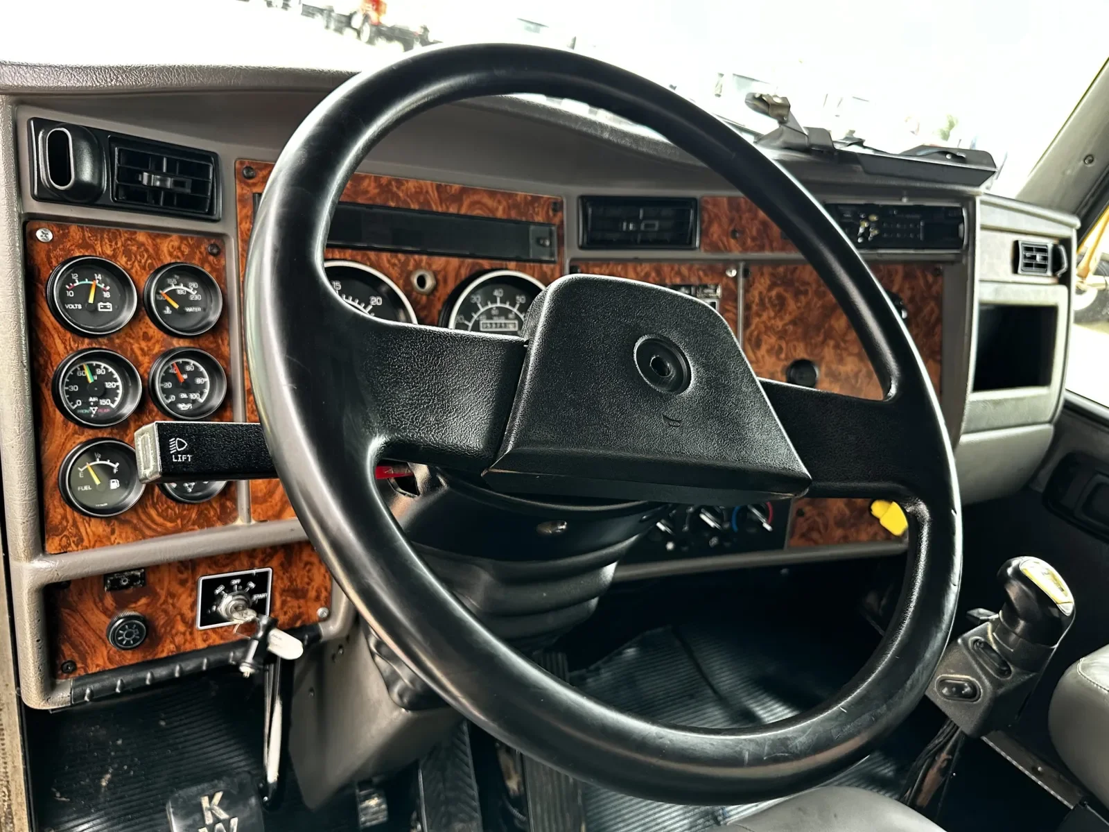 2003 Kenworth in Hutchins, TX — photo 15