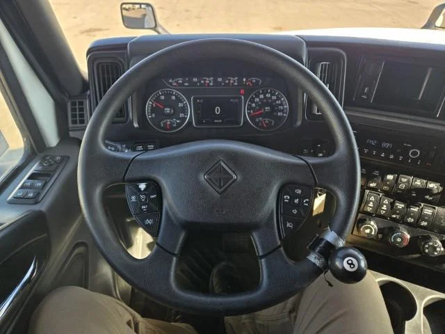 2024 International LT - image 18