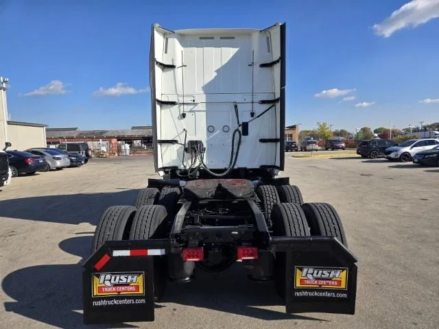 2024 International LT - image 6