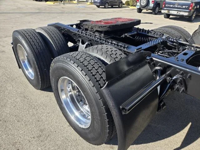 2024 International LT - image 19