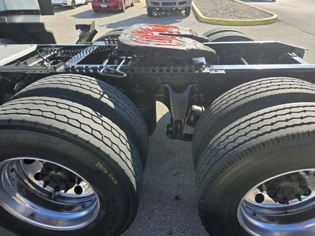 2024 International LT - image 21