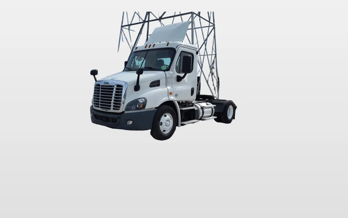 2019 Freightliner Cascadia - image 1
