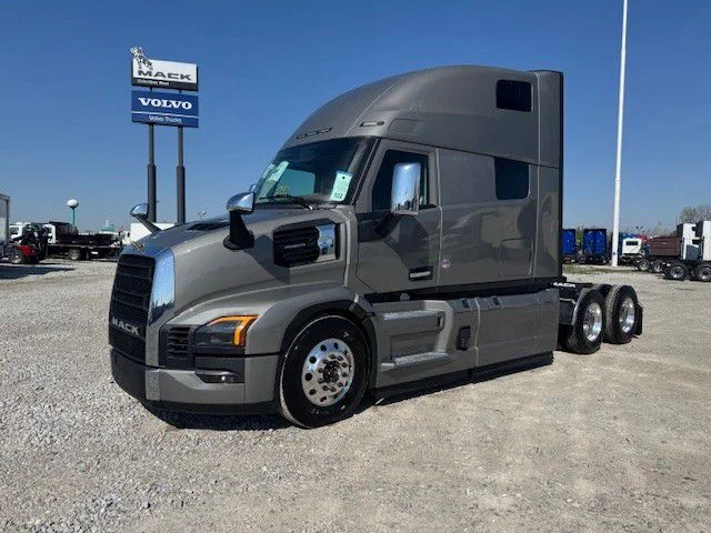 2027 Mack Pinnacle in London, OH