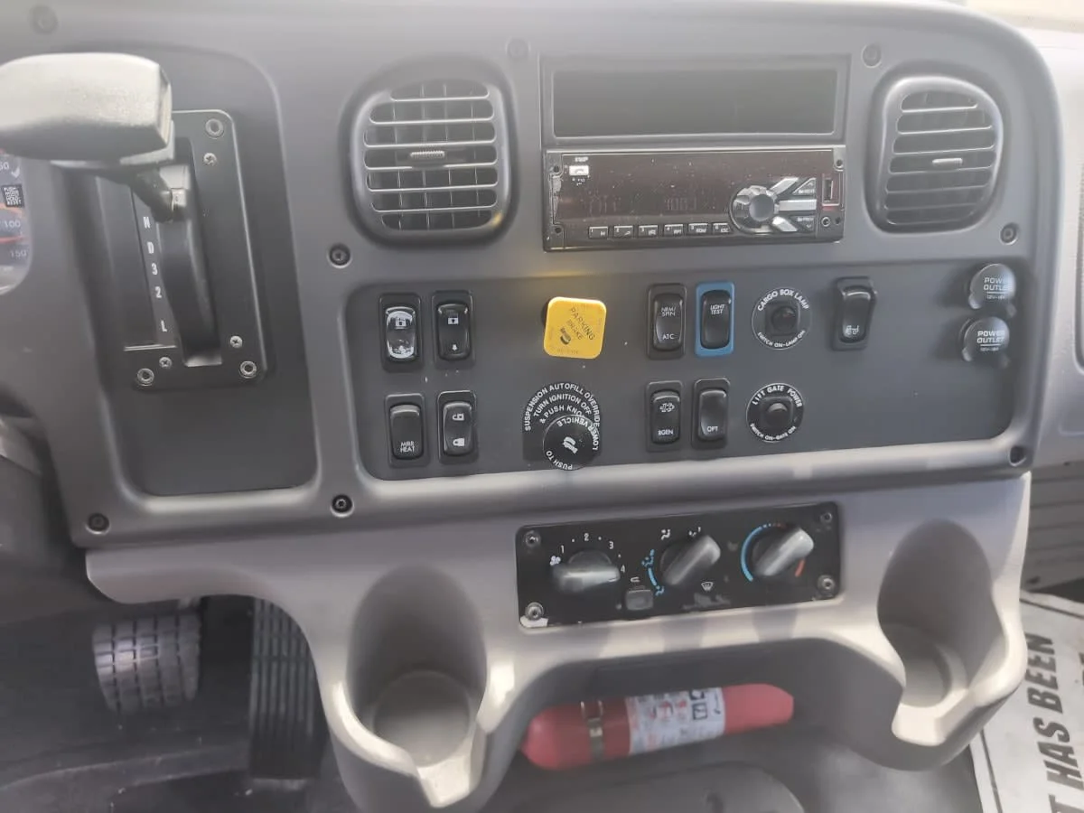2019 Freightliner M2 106 in Salisbury, MA — photo 7