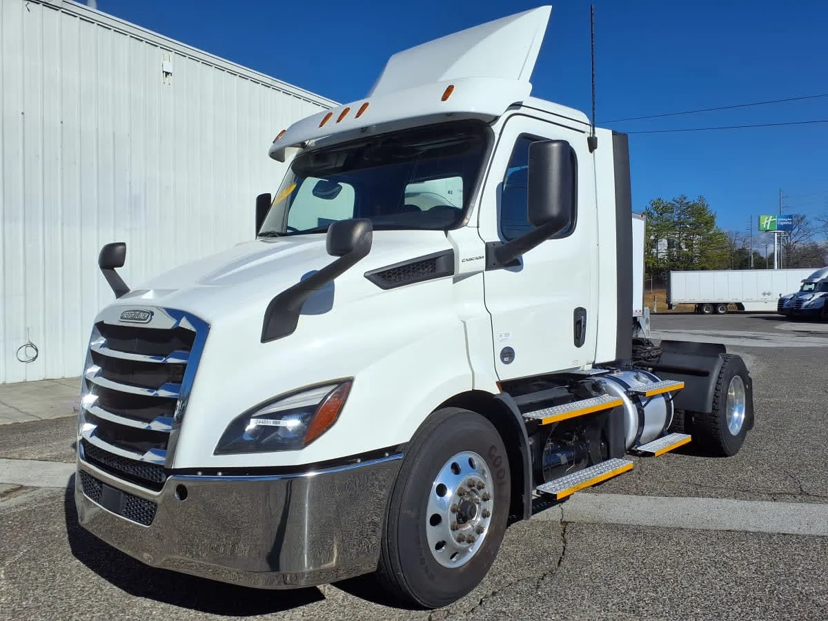 2020 Freightliner Cascadia in Knoxville, TN