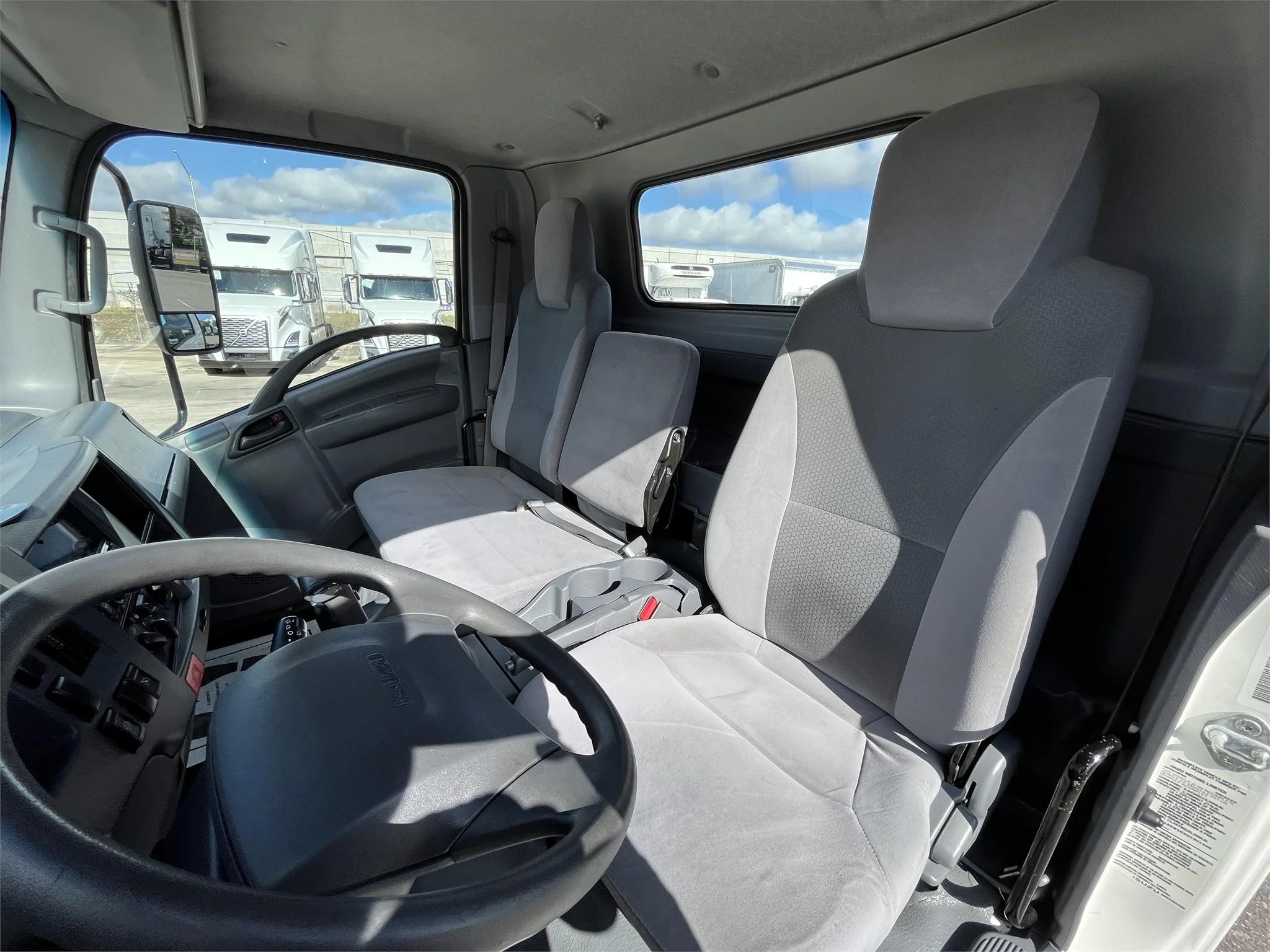 2017 Isuzu NRR in Jacksonville, FL — photo 6