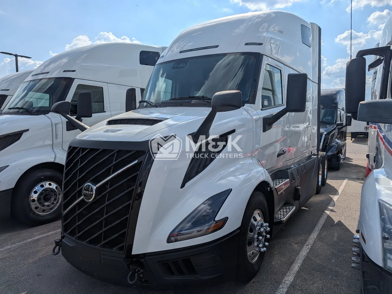 2026 Volvo VNL 860 in Des Plaines, IL