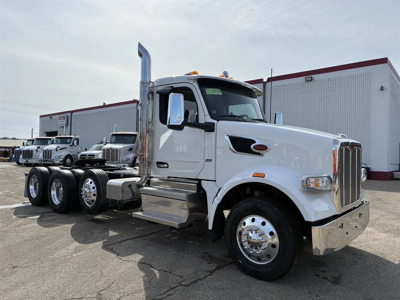 2027 Peterbilt 567 in Rochester, MN — photo 6