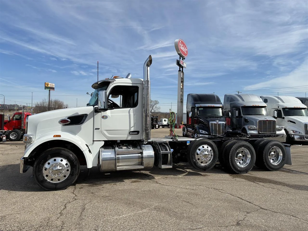 2027 Peterbilt 567