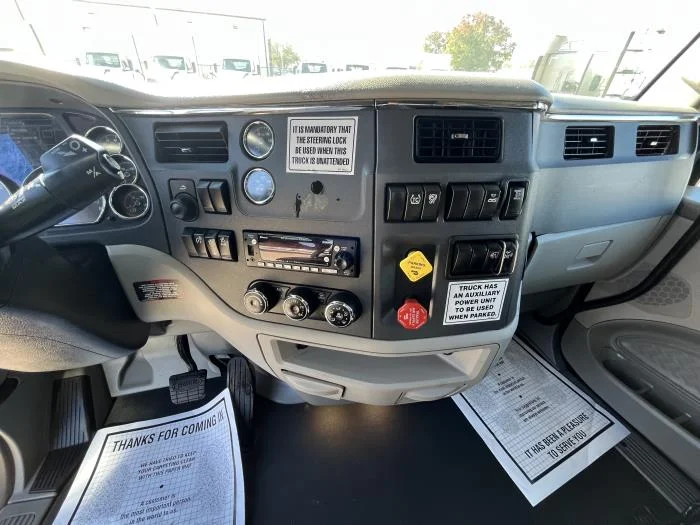 2022 Peterbilt 579 - image 18