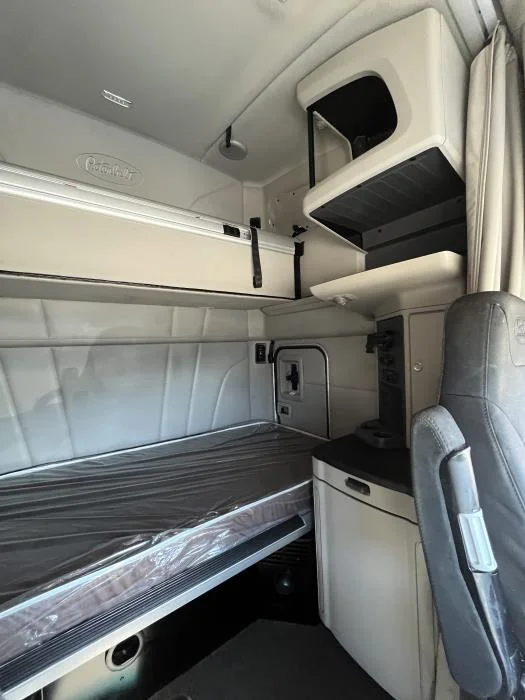 2022 Peterbilt 579 - image 15