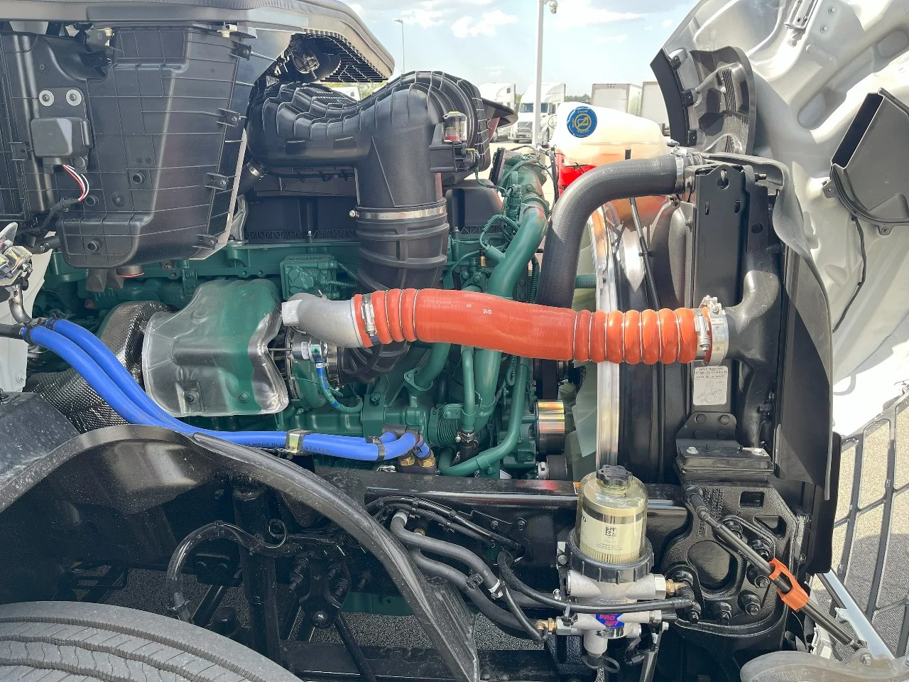2026 Volvo VNL 660 in Pendleton, IN — photo 20