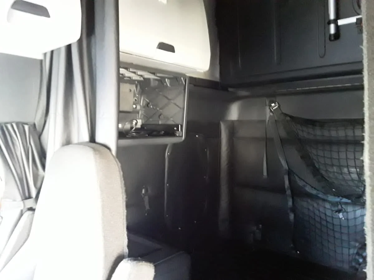 2023 Freightliner Cascadia - image 11