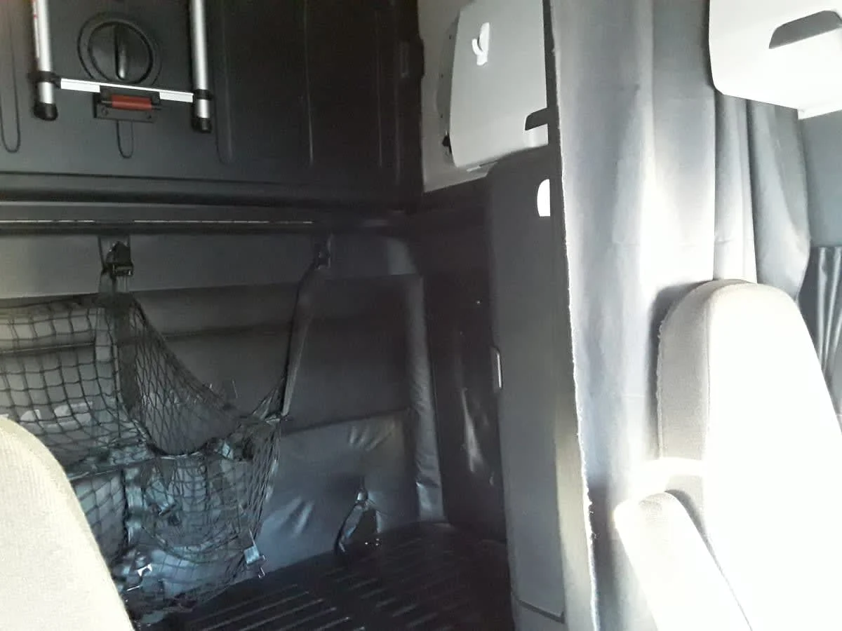 2023 Freightliner Cascadia - image 8