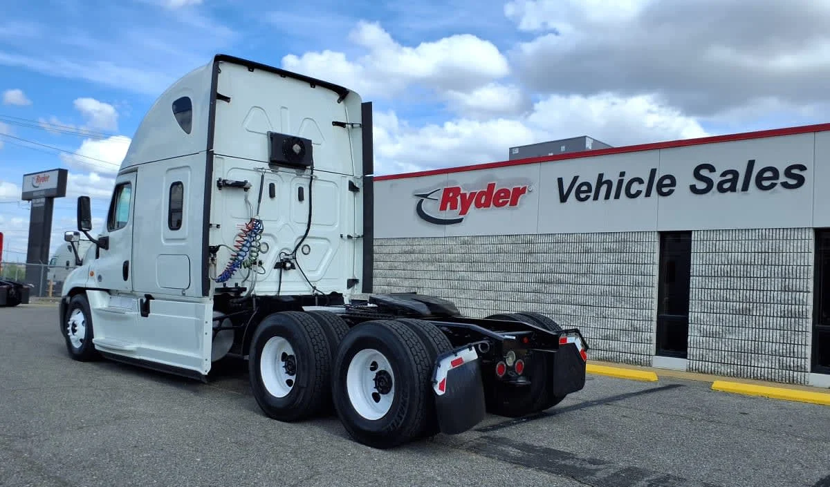 2020 Freightliner Cascadia in Memphis, TN — photo 6
