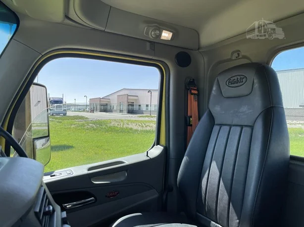 2021 Peterbilt 579 in Portland, OR — photo 19