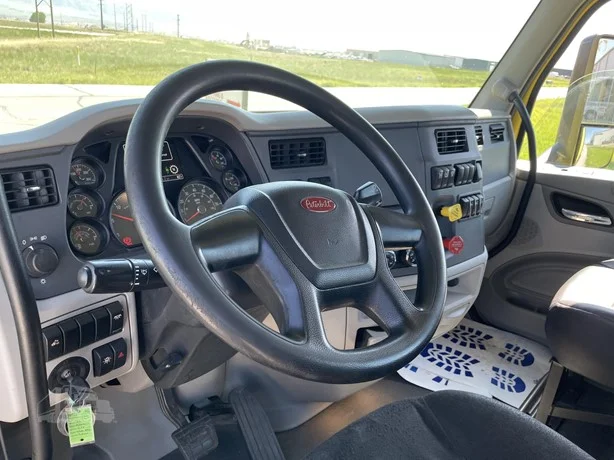 2021 Peterbilt 579 in Portland, OR — photo 20