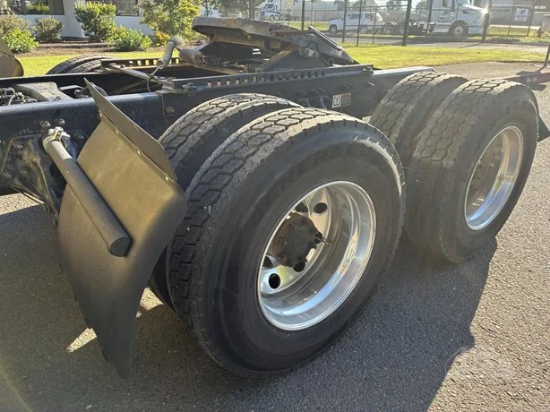 2021 Peterbilt 579 in Portland, OR — photo 9