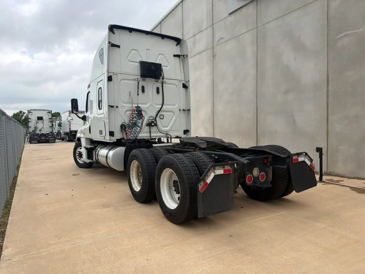 2020 Freightliner Cascadia in Oklahoma City, OK — photo 6