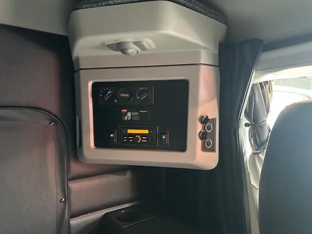 2027 Peterbilt 589 - image 24