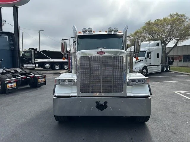 2027 Peterbilt 589 in Tampa, FL — photo 10