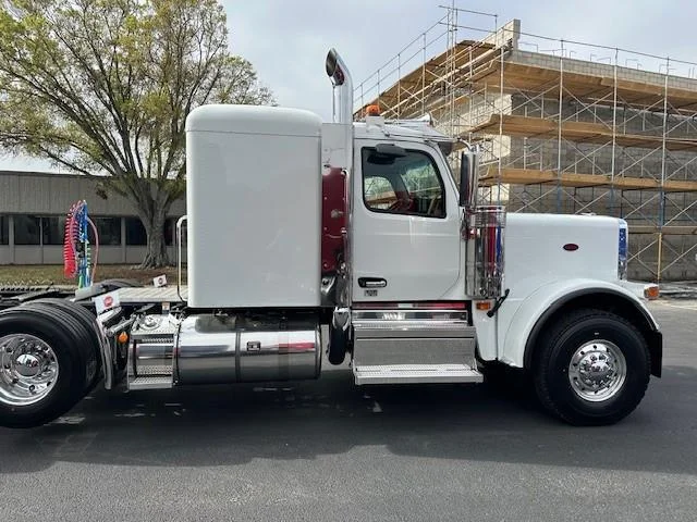 2027 Peterbilt 589 - image 8