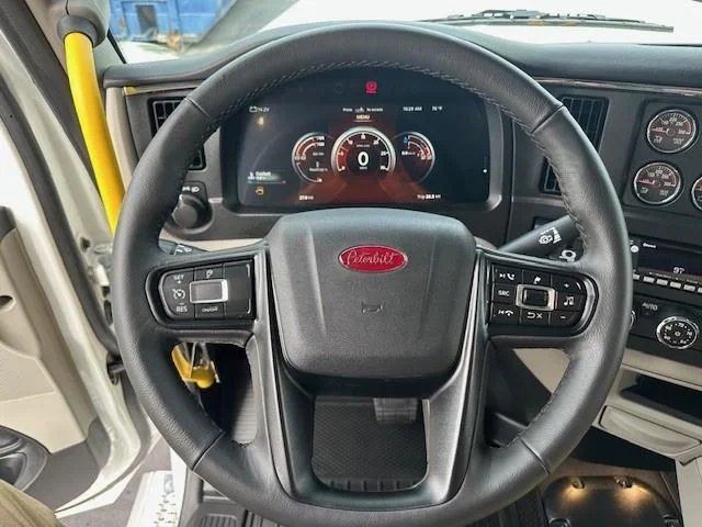 2027 Peterbilt 589 in Tampa, FL — photo 15