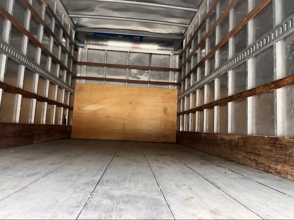 2019 Isuzu NPR - image 8