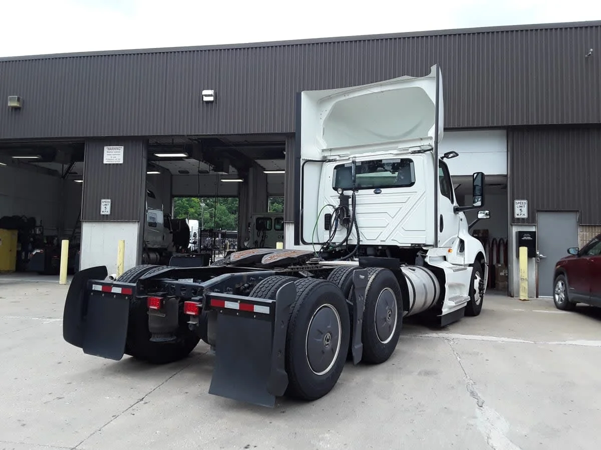 2022 International LT in Kansas City, MO — photo 4