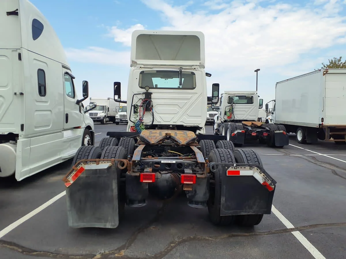 2019 International LT in Altoona, IA — photo 5