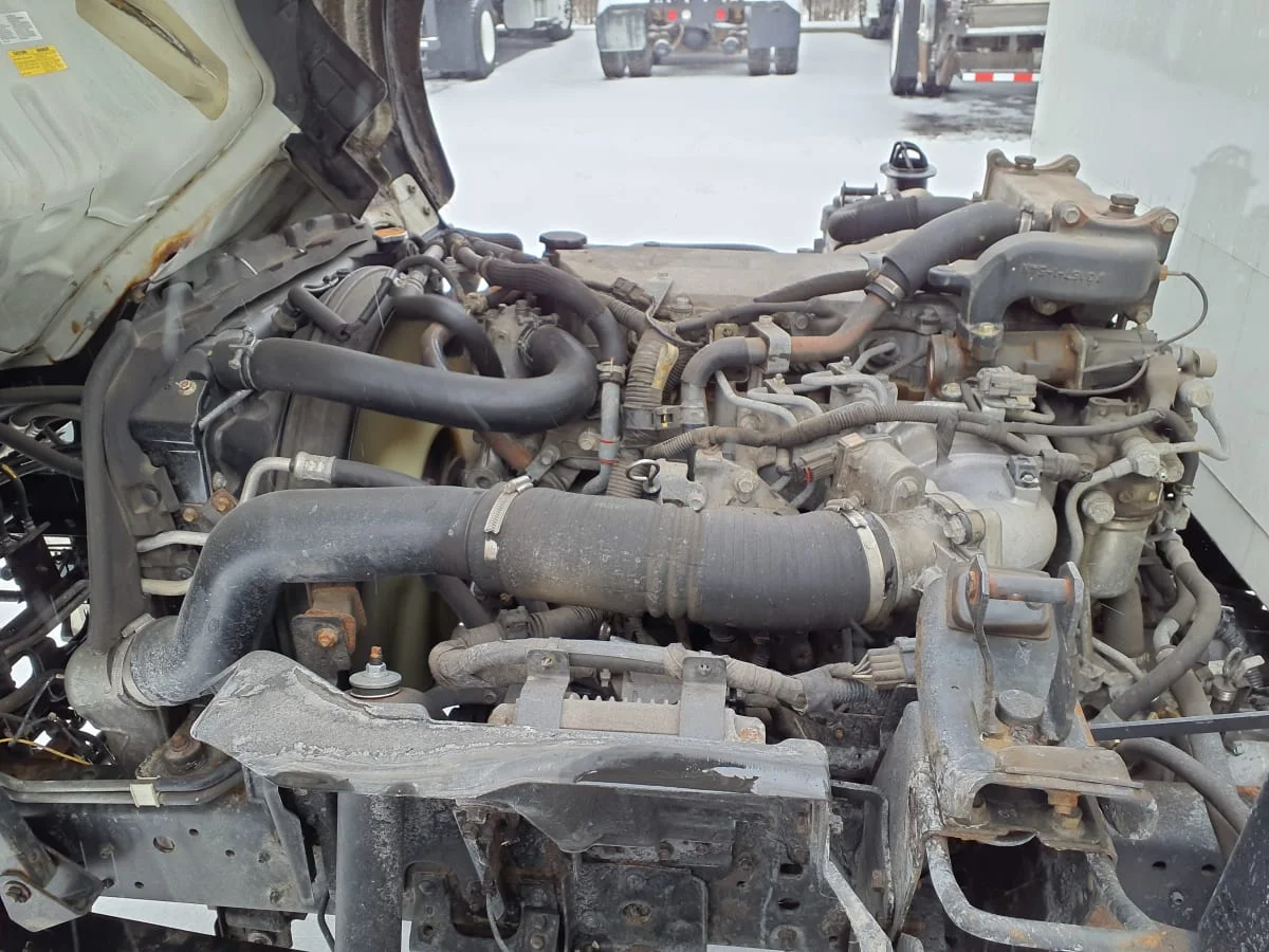 2016 Isuzu NRR in Bolingbrook, IL — photo 9