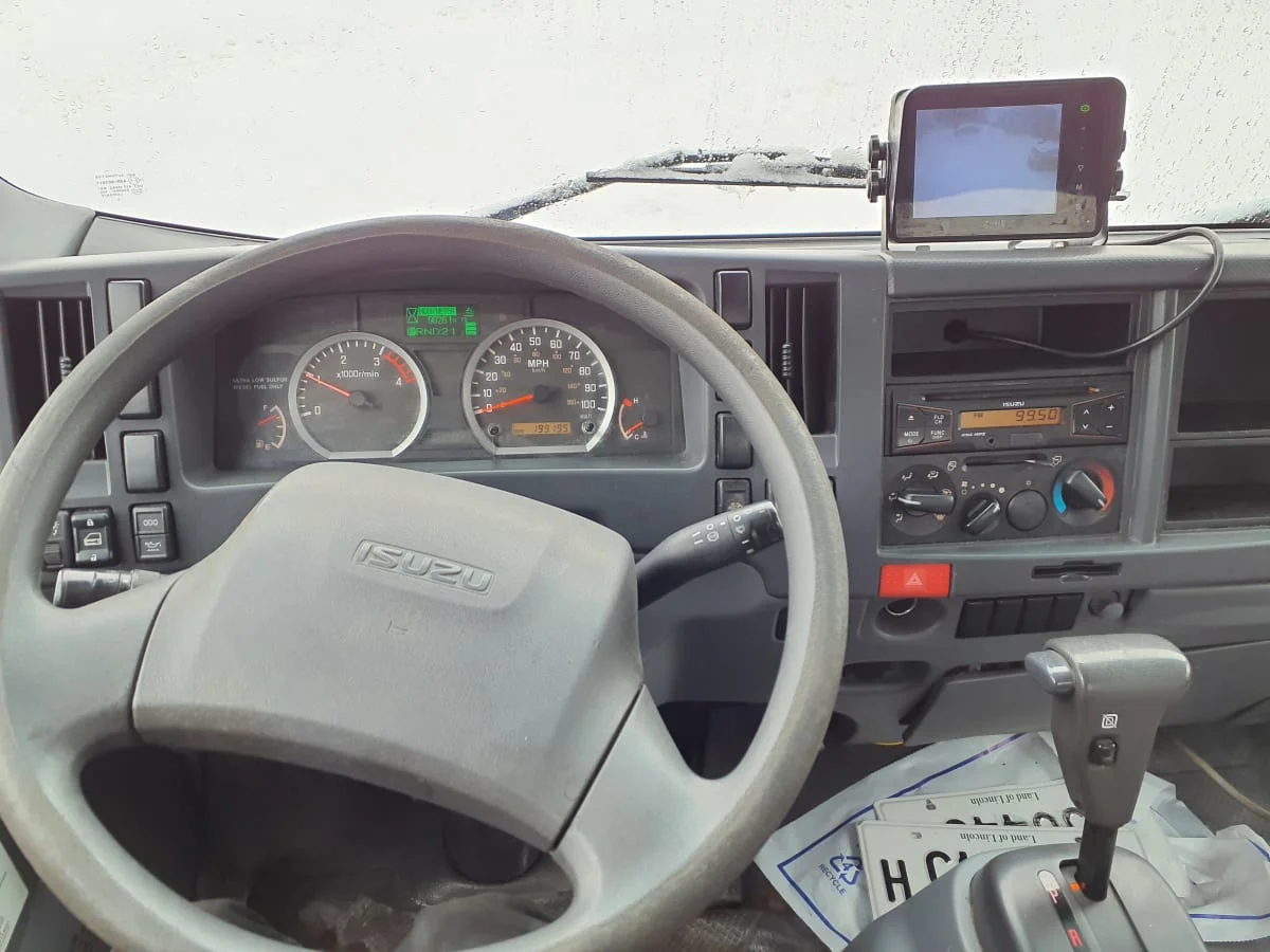 2016 Isuzu NRR in Bolingbrook, IL — photo 7