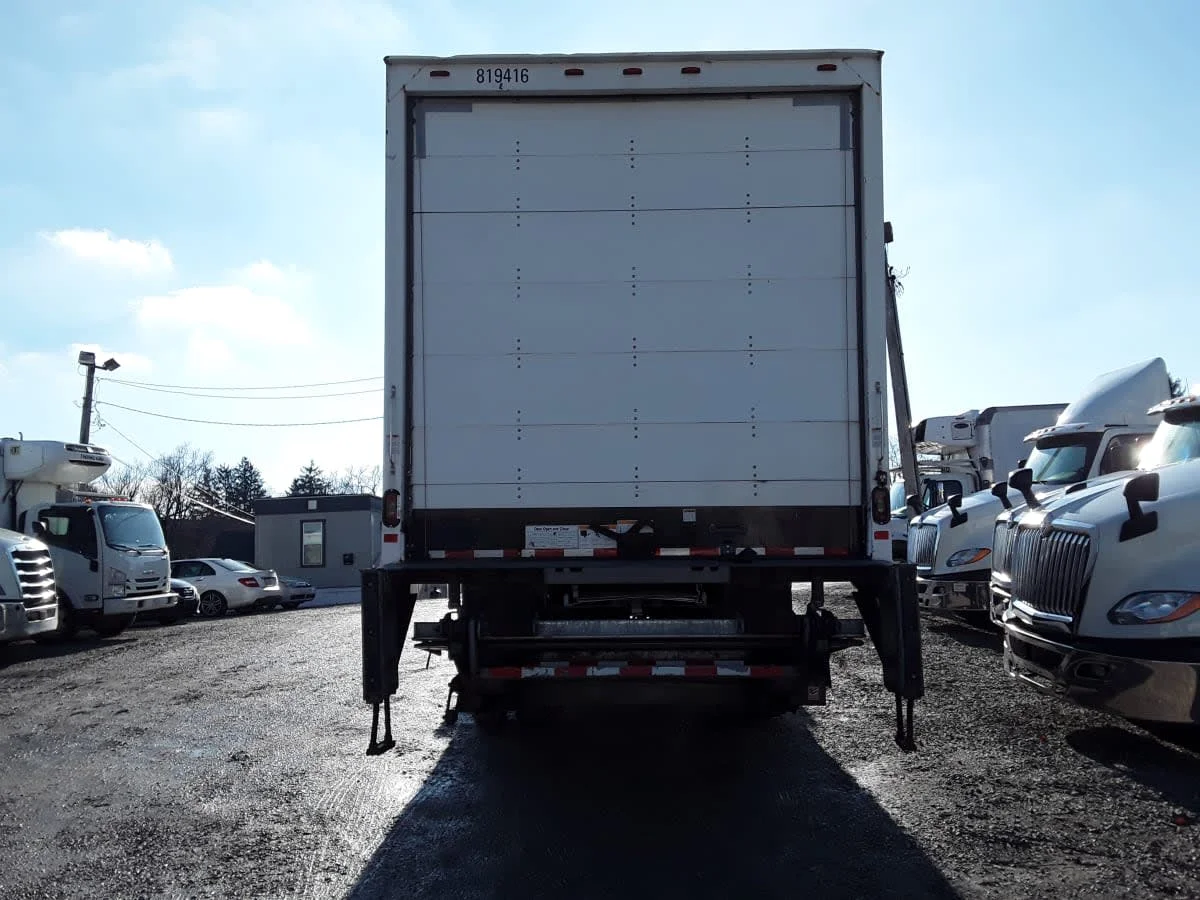 2019 Freightliner M2 106 - image 5