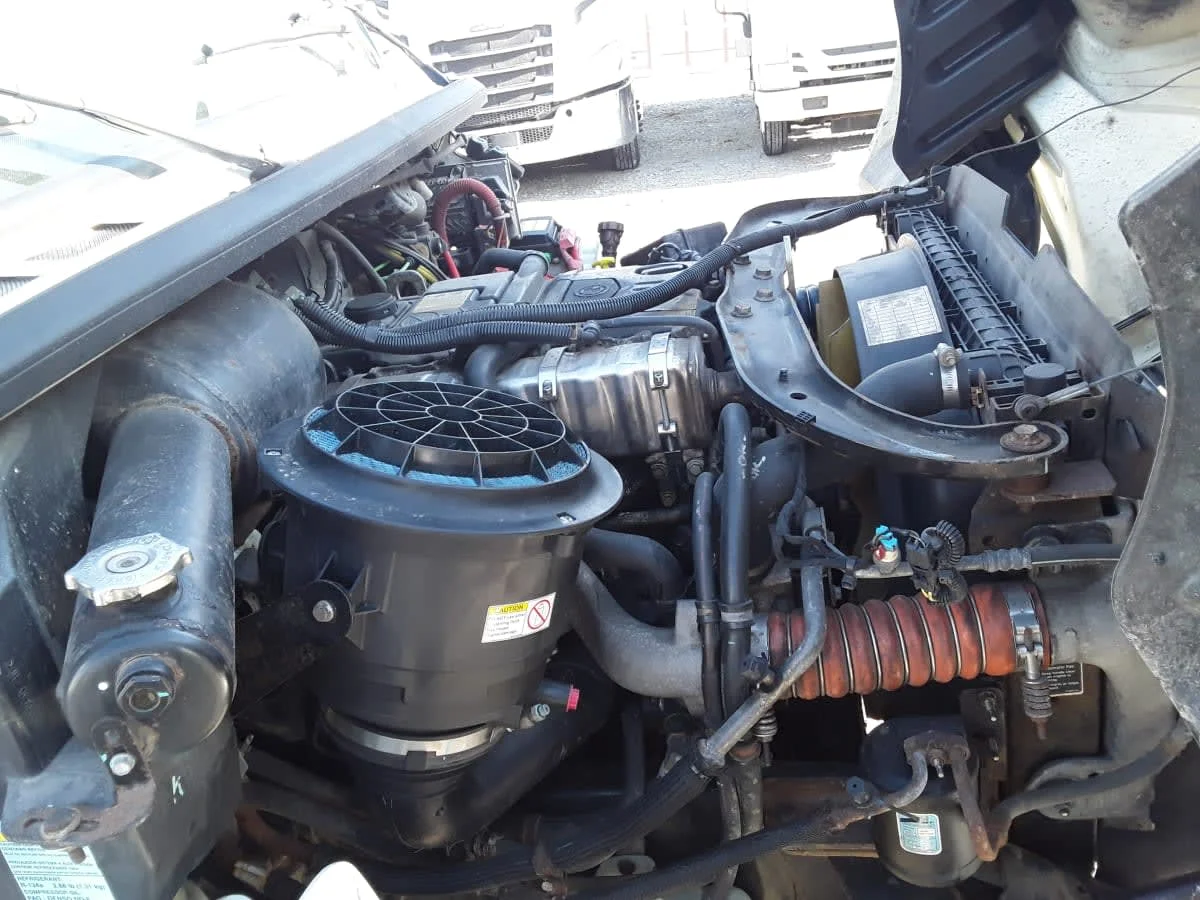 2019 Freightliner M2 106 - image 10