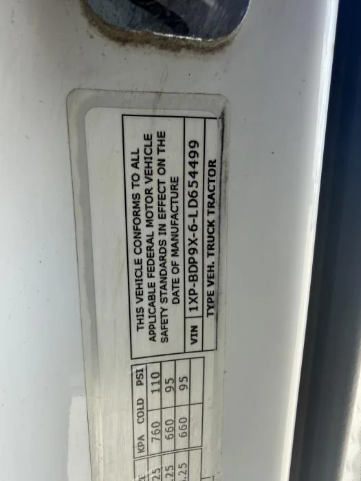 2020 Peterbilt 579 — photo 27