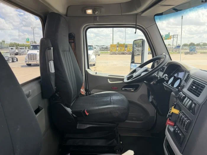 2020 Peterbilt 579 — photo 23