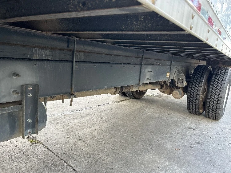 2018 Hino 268 - image 5